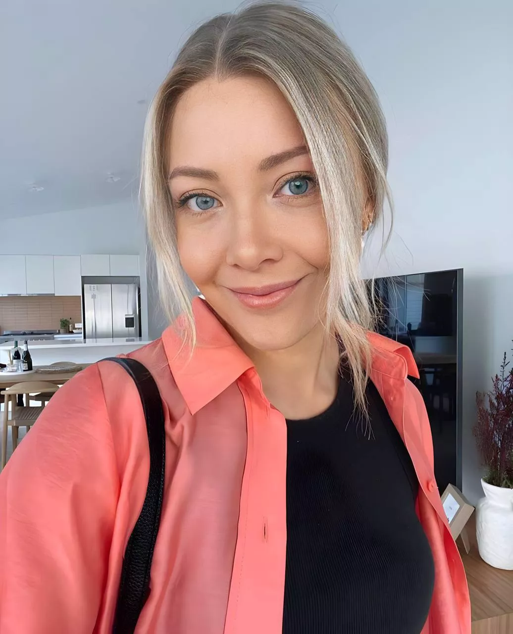 Selfie iutr  posted by Consistent_Wave_9960