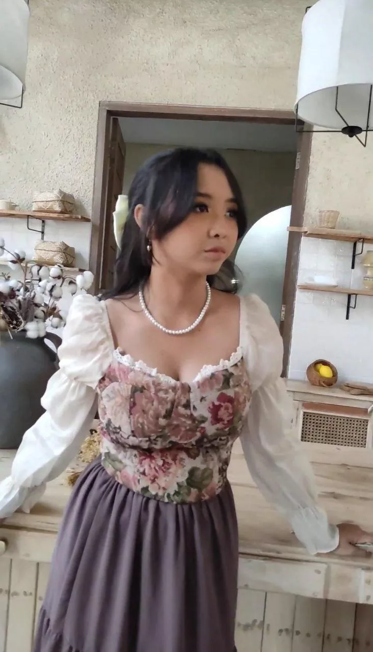 She looks classy in that dress posted by Beneficial_Mango9273