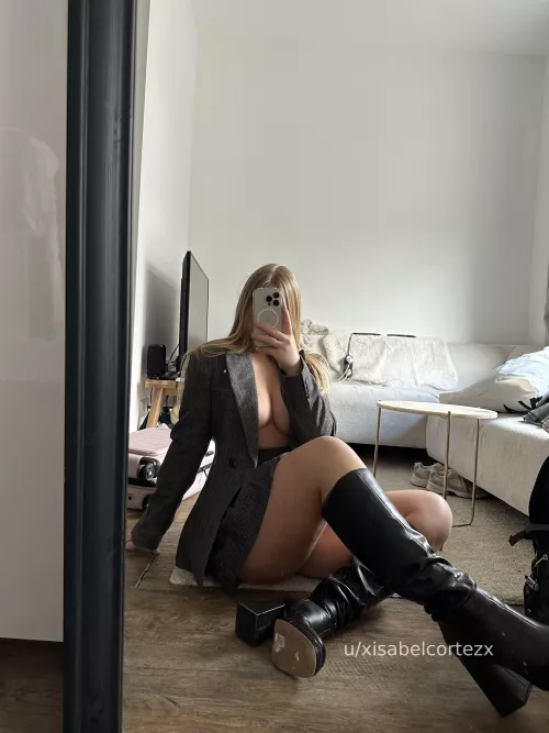 Spanish schoolgirl outfit & leather high heelt boots 🫶🏼 by xisabelcortezx