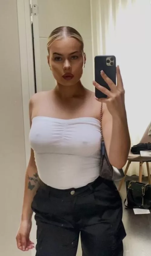 The hotter the weather, the better the bralessness by melicherry