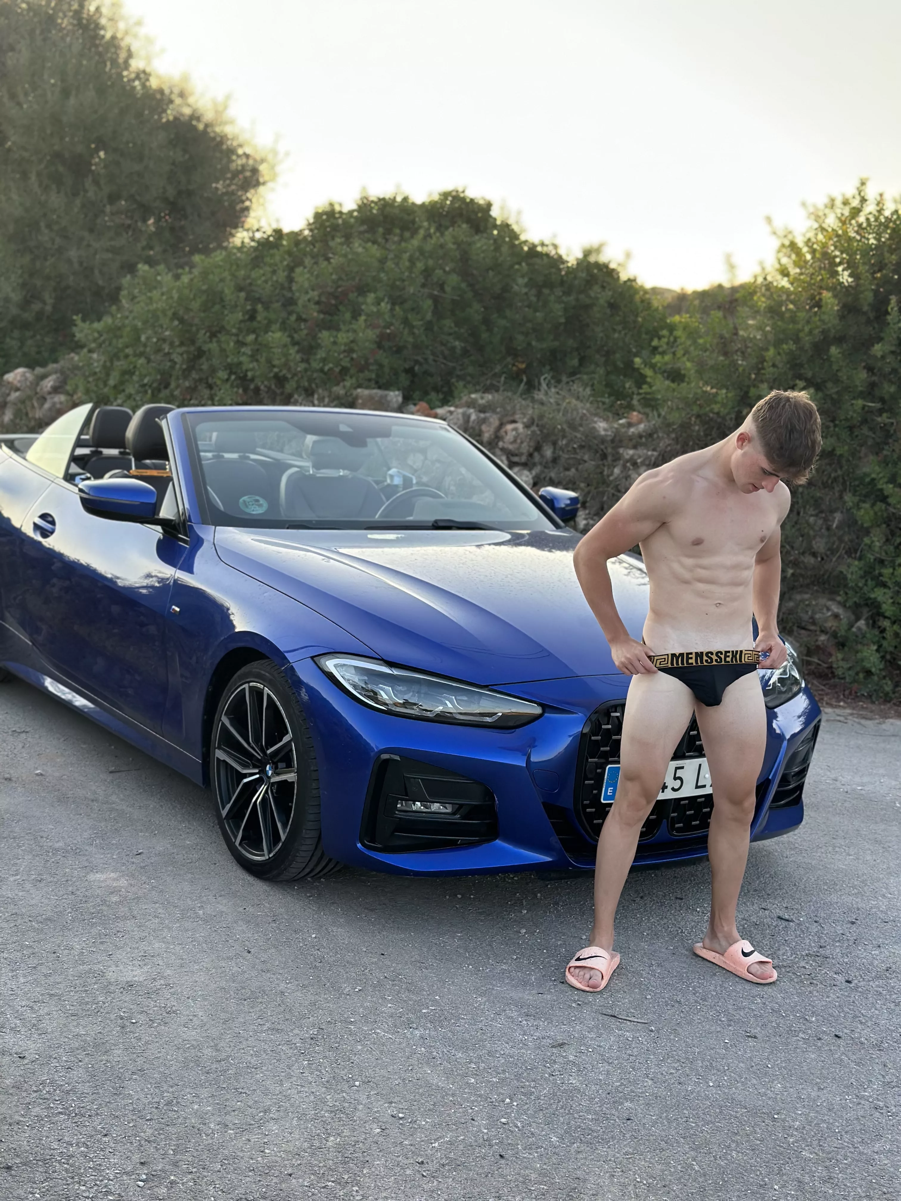 What do you stay with, the car or me, bby? posted by Yerayruizz