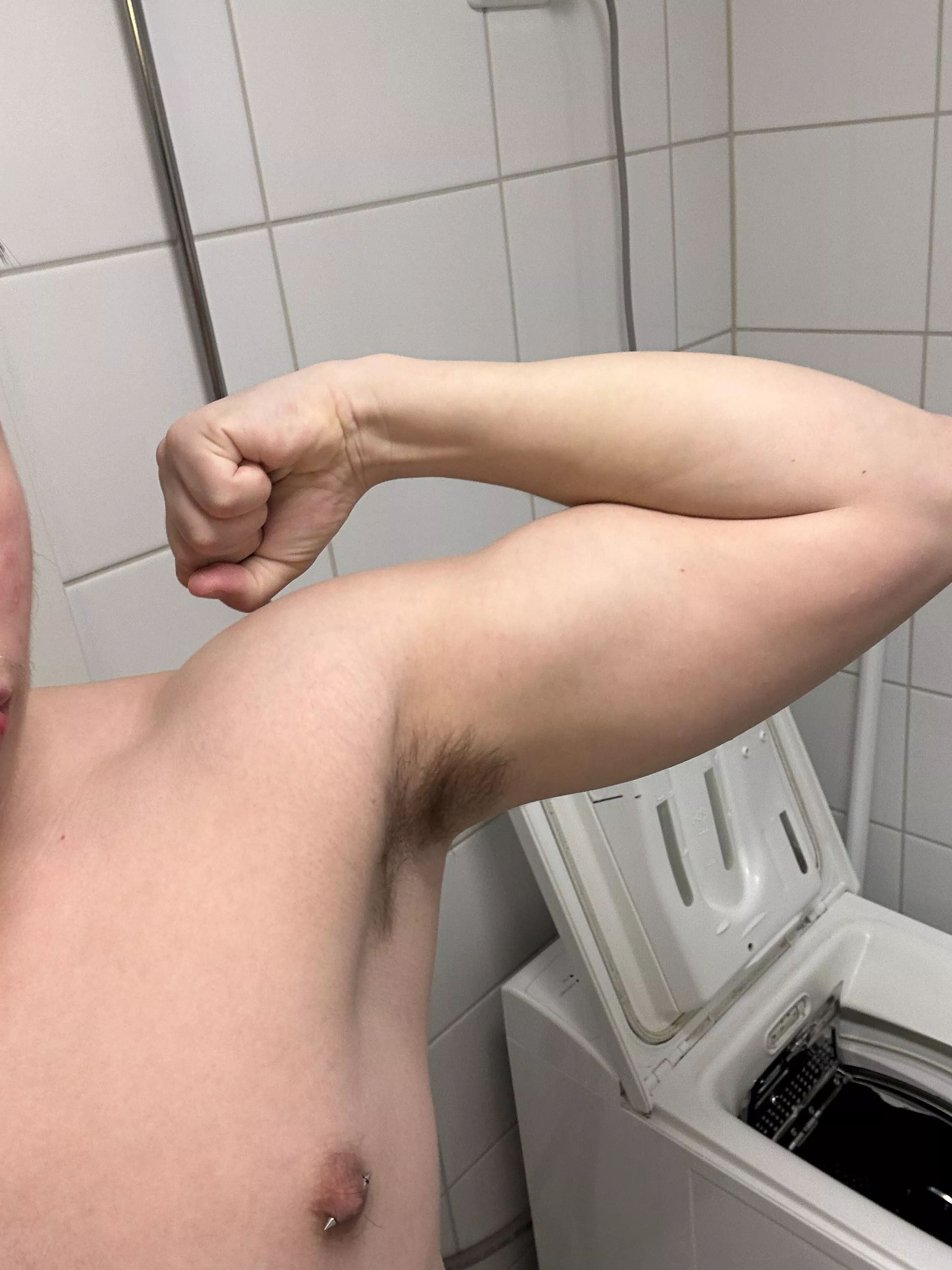 You see me remove my shirt and flex, how do you react? posted by Favoriteteenboy