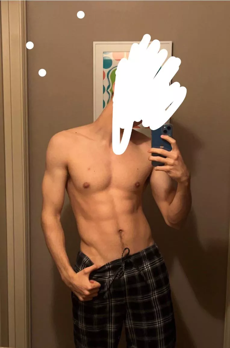 19 m jock with a bubble butt. Any doms wanna use and degrade me? Snap: anonjock8 posted by Elegant-Clothes4562