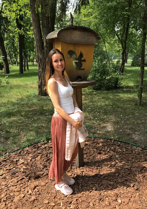 A modest beauty, but not always and in the public domain now. by Viki_soul