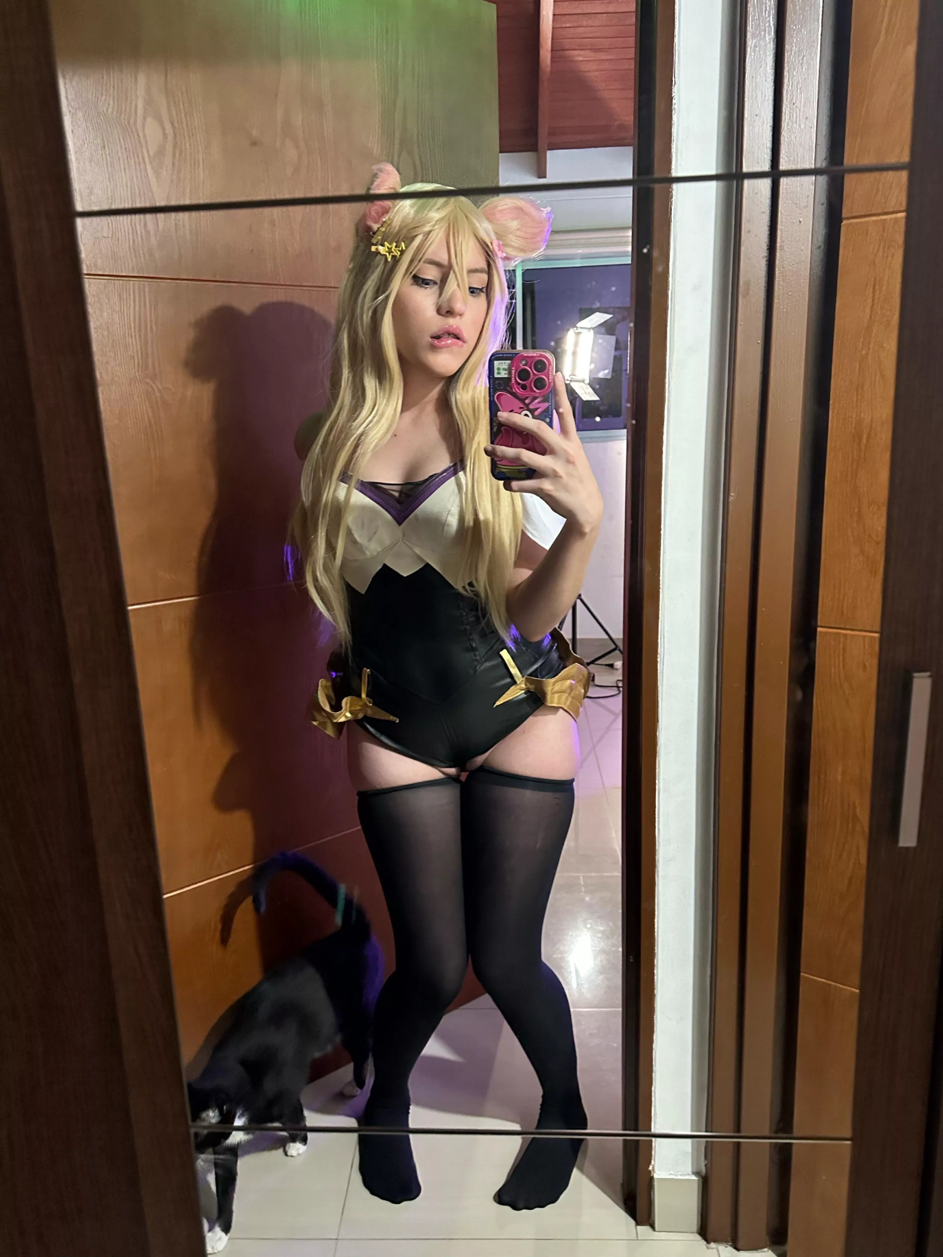 Ahri by alewaifu posted by Alewaifu666