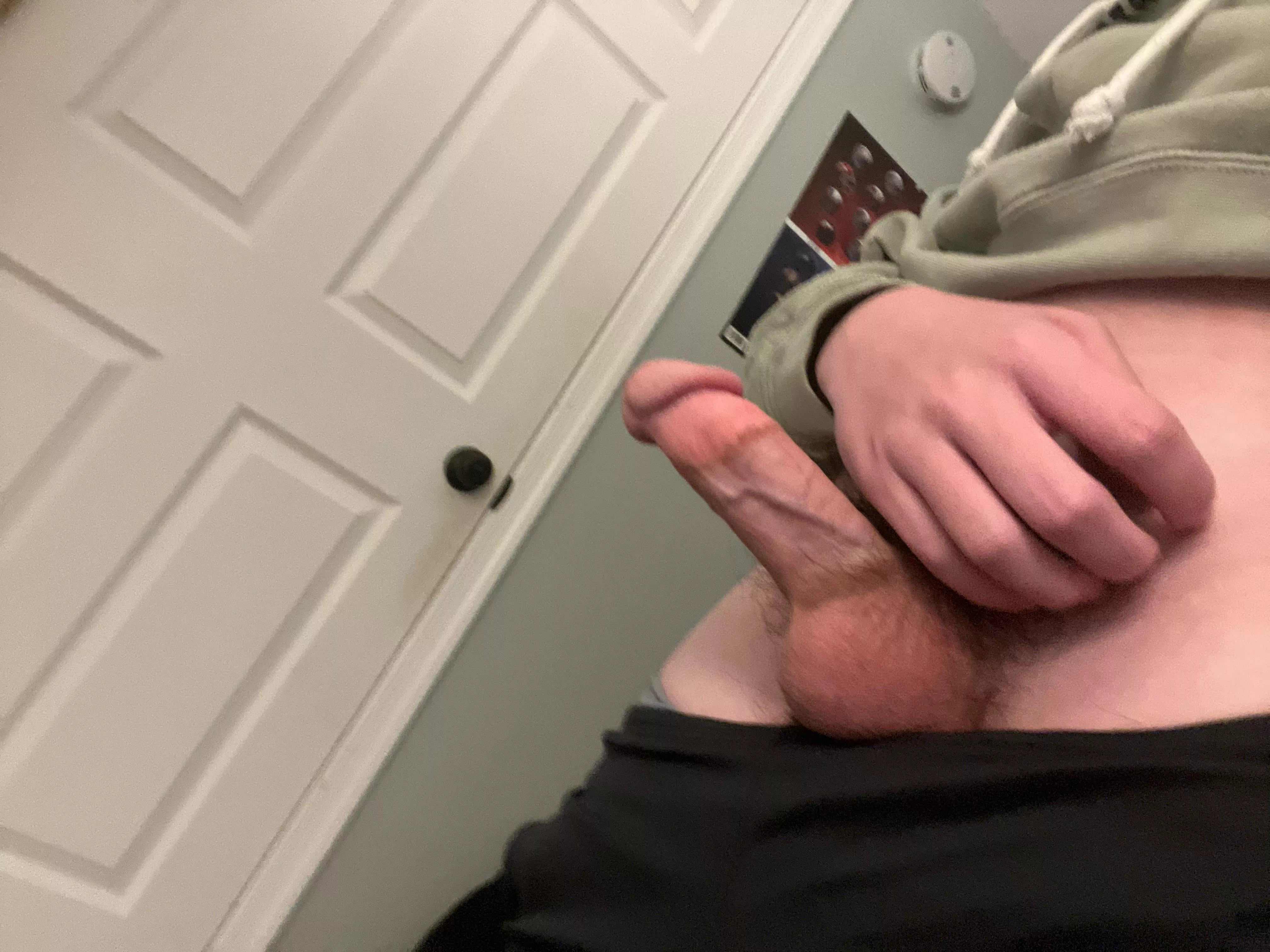 Are you sucking it or should i pound you first? 🤷 posted by crackedout9