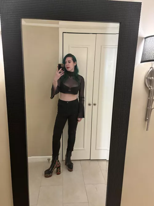 Ass kickin boots by sirenskiss3