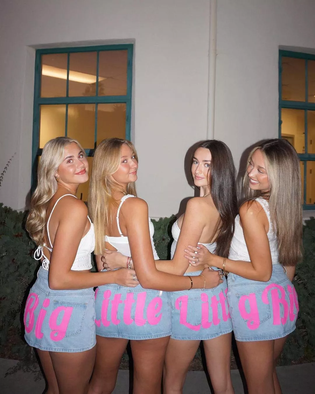 Bigs and Littles posted by whitetoweltw