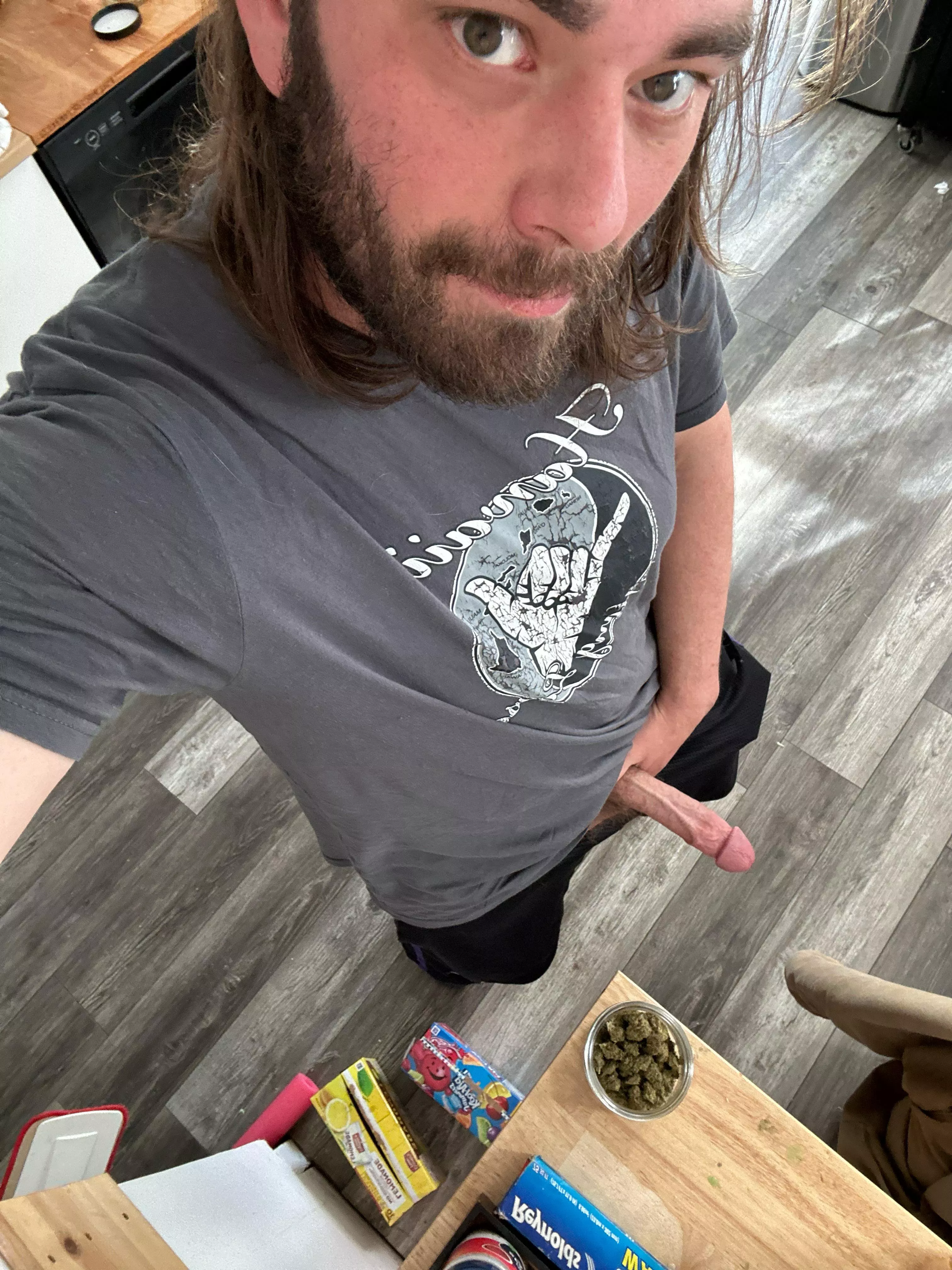 Cum spend 4/20 with (m)e and help me smoke this whole ounce  posted by AlertSatisfaction199