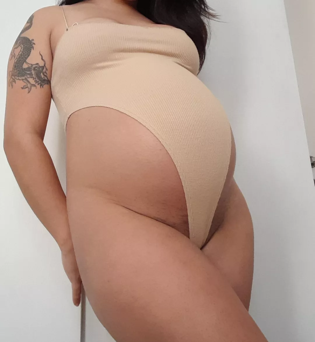 Describe my pregnant body in one word posted by LatorreMelina