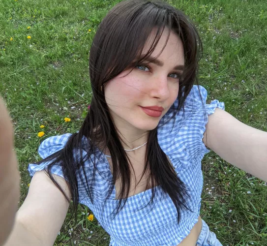 Feeling cute in this top.oc by MilaMilashka