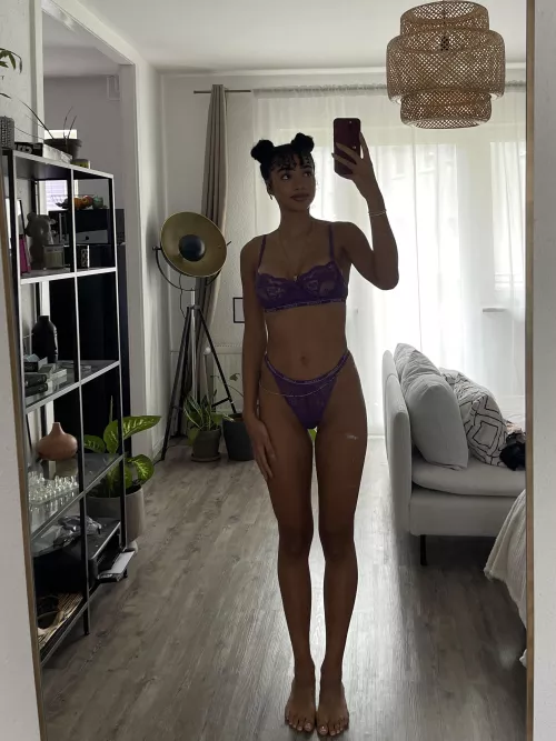 Flexing my best asset by Aubreyheartsss