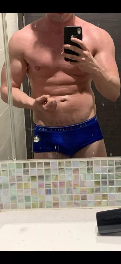 Getting a bit snug 😬 by Rude-Alternative-915