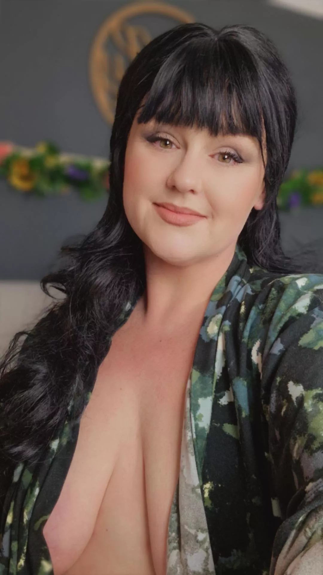 Getting ready  posted by MissMollyPlusSize