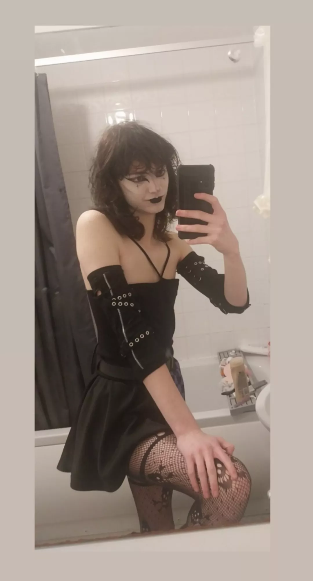 Goth fem anyone?? posted by HopefulWonder5905