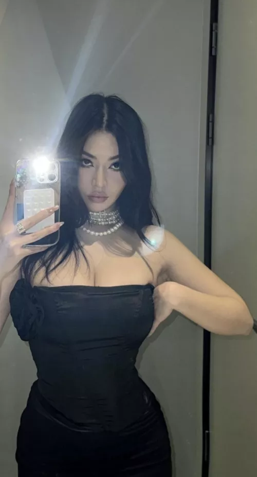 Guess what color is underneath  by asia_mistress