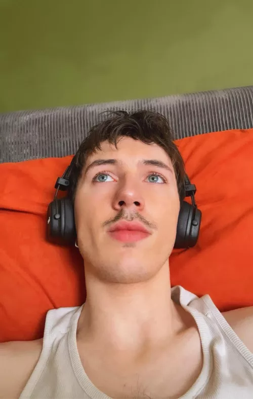 hi :)  by Jamesthetwink97