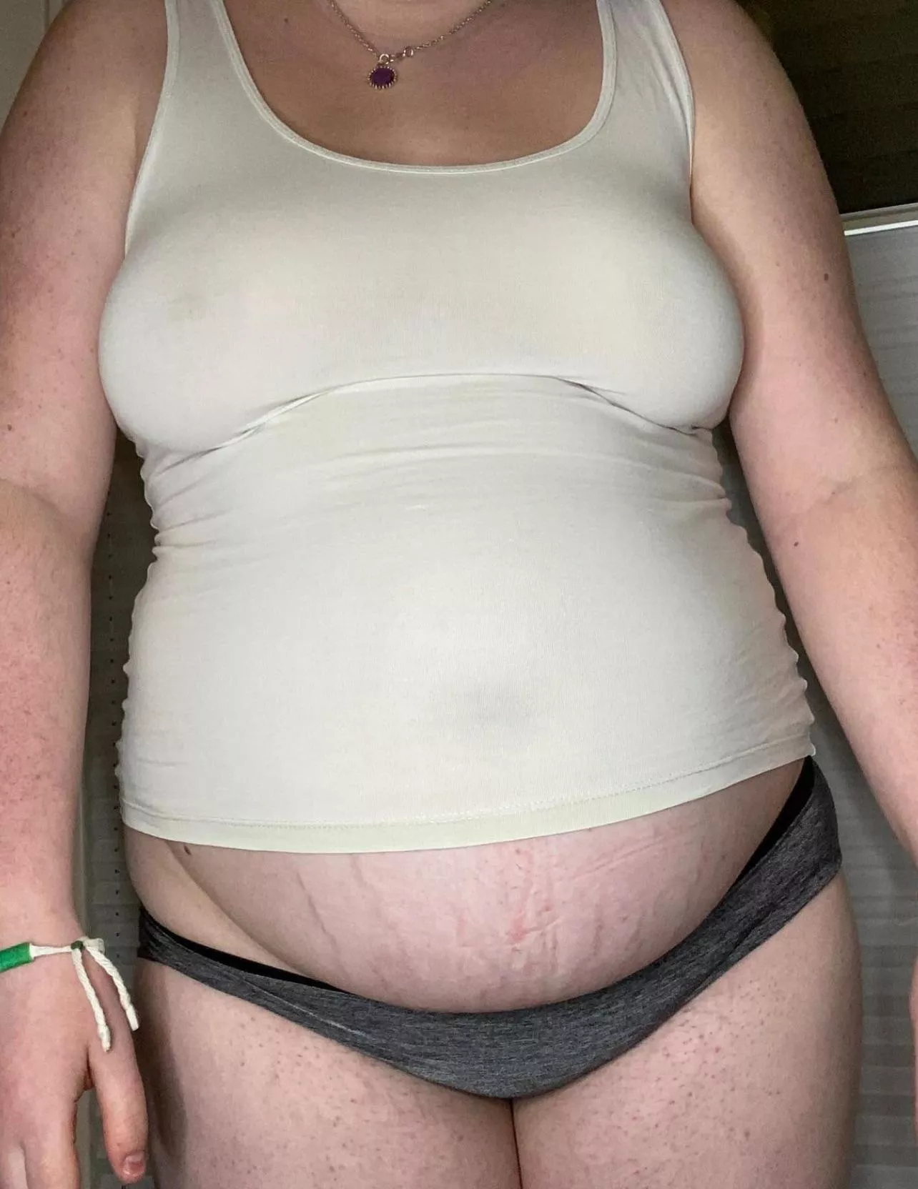 i love how you can tell how much my belly protrudes even when im facing forward 🤭 posted by l1fe0nm4rs1