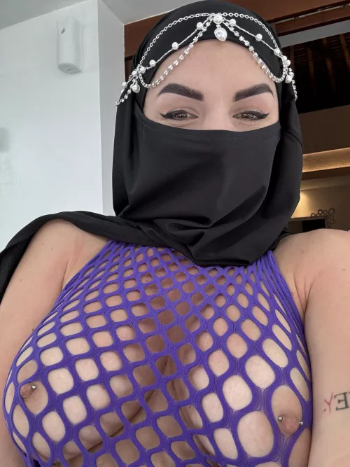 I love wearing fishnets on first dates by possiblySink89