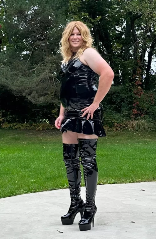 I would take more pics if the sun would come out! by Heels4HerOrHim