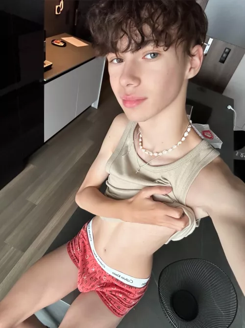 Is my 19yo waist cute enough to make you want to touch it? by SpicySisterxo_