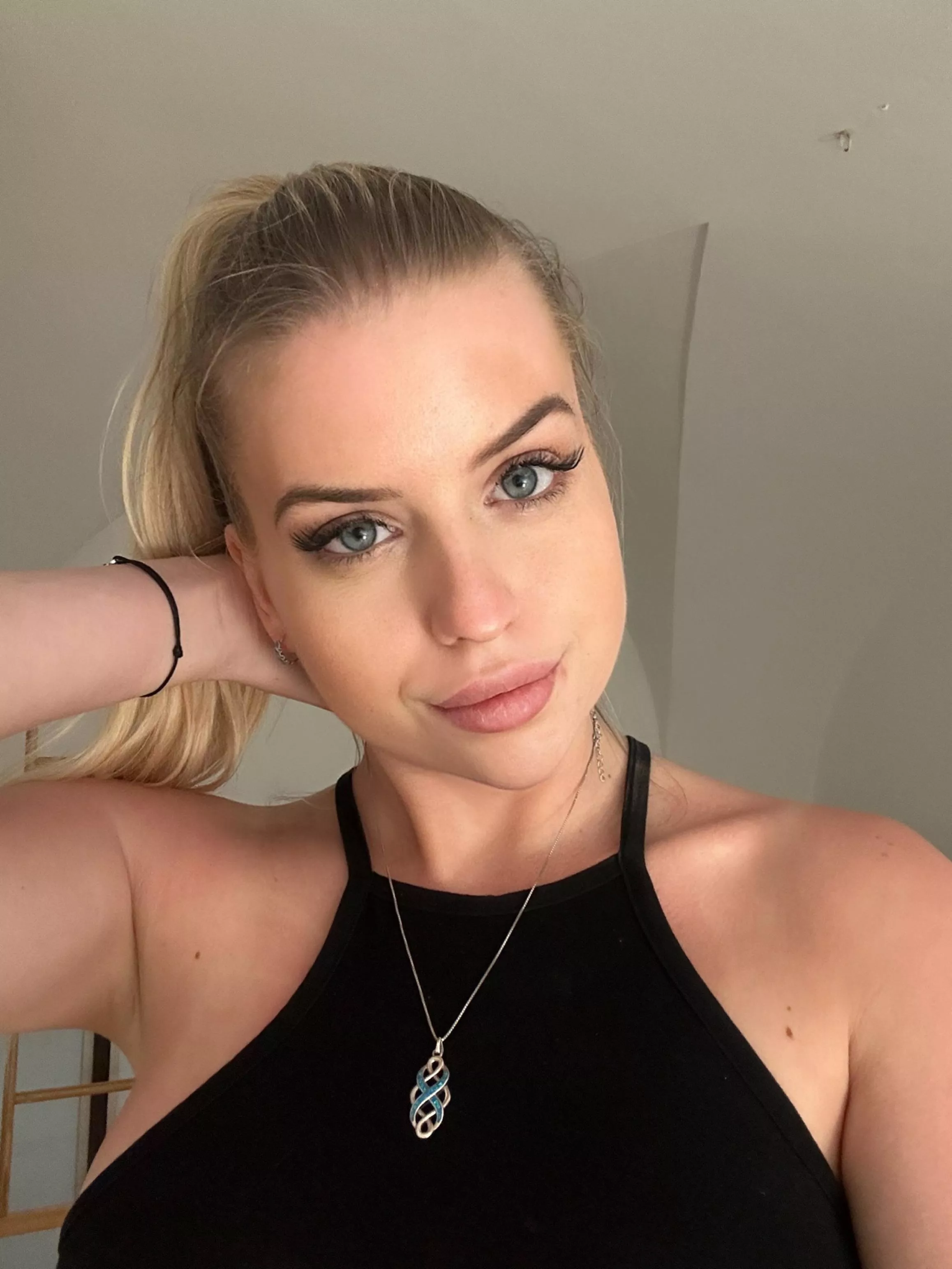 I've been told that my eyes are the first thing people notice about me, do you think that's true posted by amputeeee