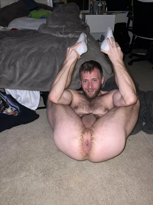 Just chillin on the floor… legs spread wide open by bipeterp