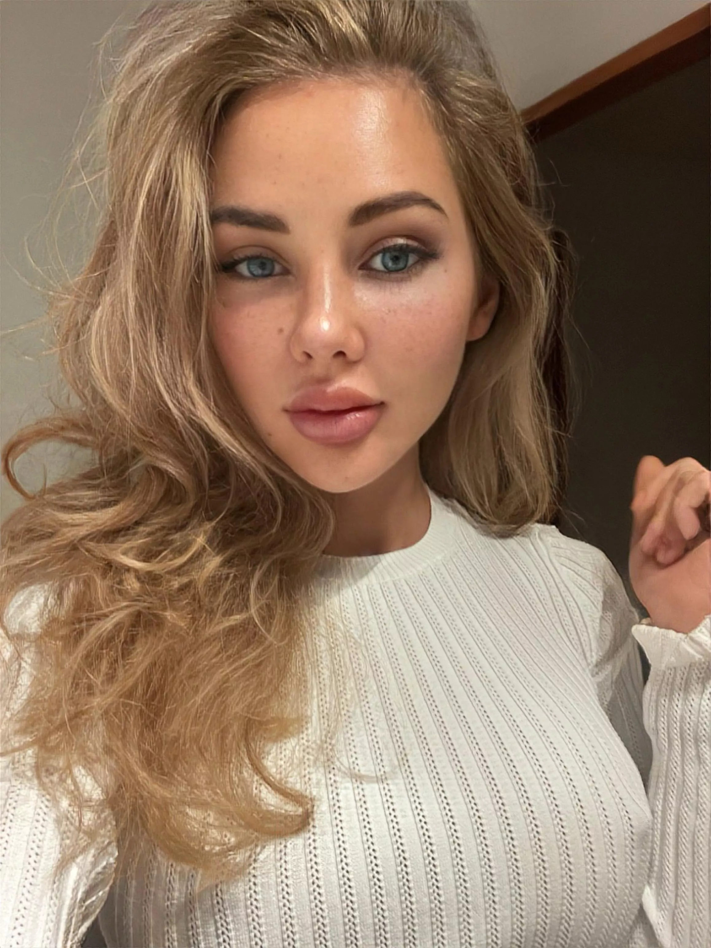 Life is better with no bra posted by beauty_neck