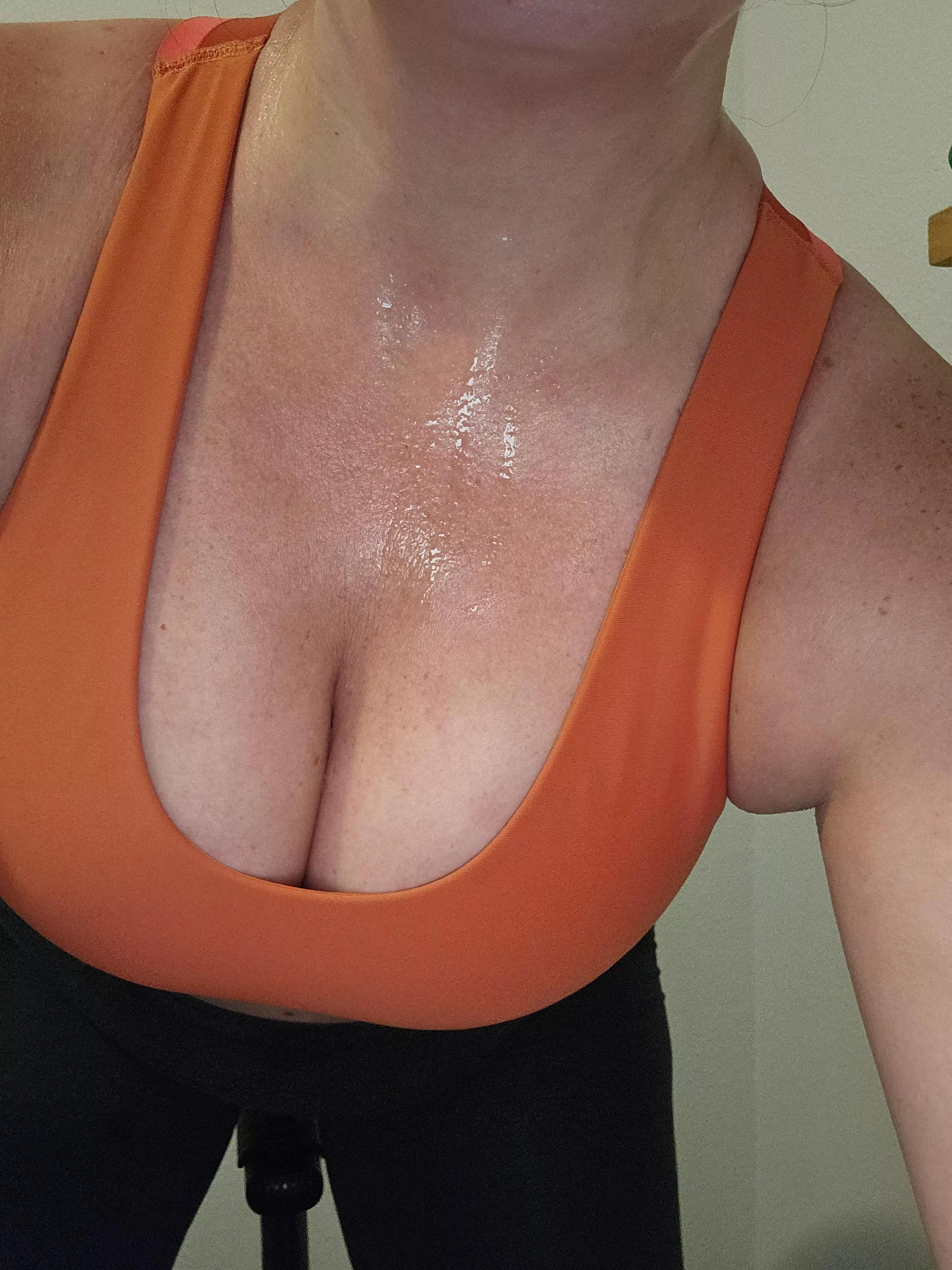 Saturday sweat 🥵💦 (f) posted by The_Wife_Show