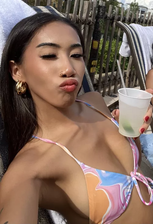 sittin poolsideee by yourbabyluvvv