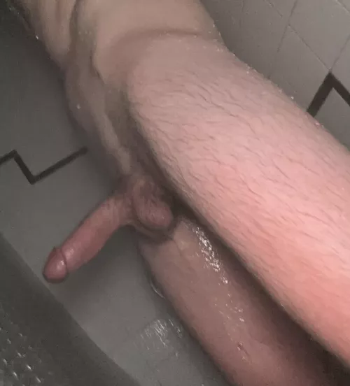 Who doesn’t like a big thick cock in the shower? by uhhyupthatsmecock
