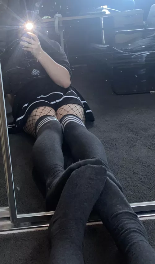 [18] got to dress up again, another pic x by Impressive_Pie7966