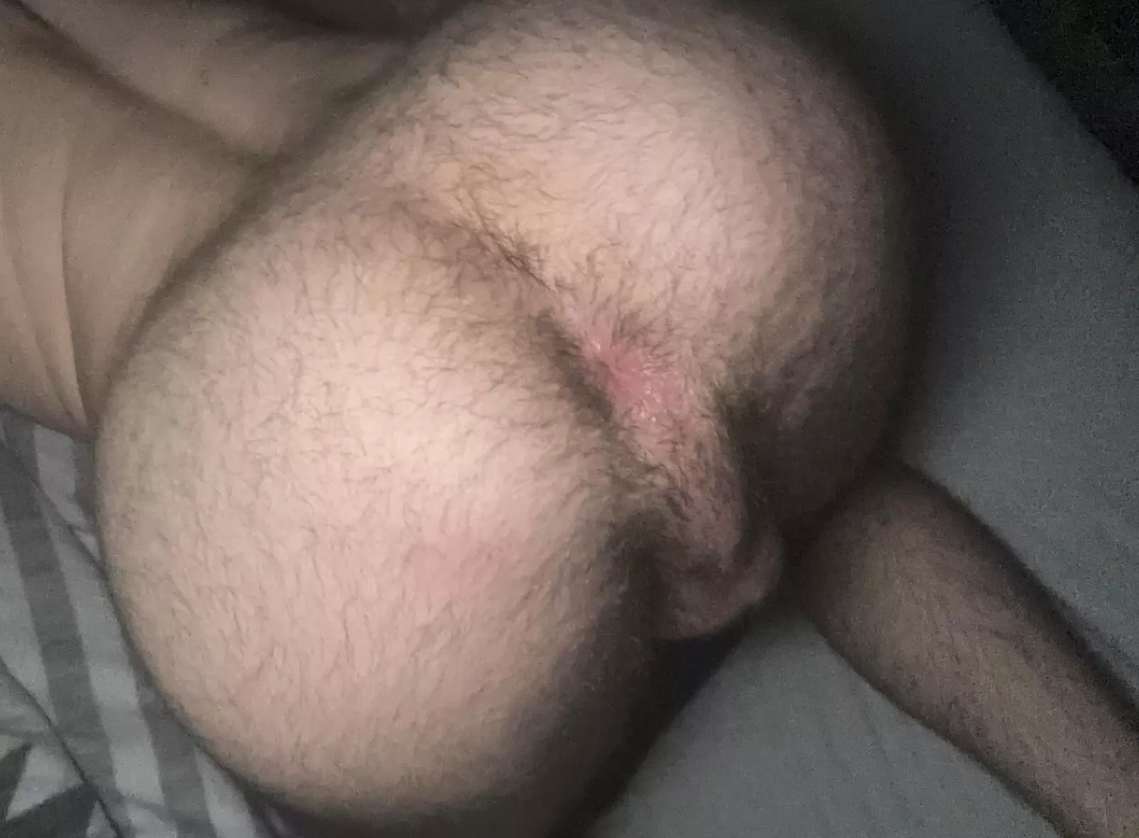 19, any black kings here who like hairy white boys?♠️ posted by rrree_fks