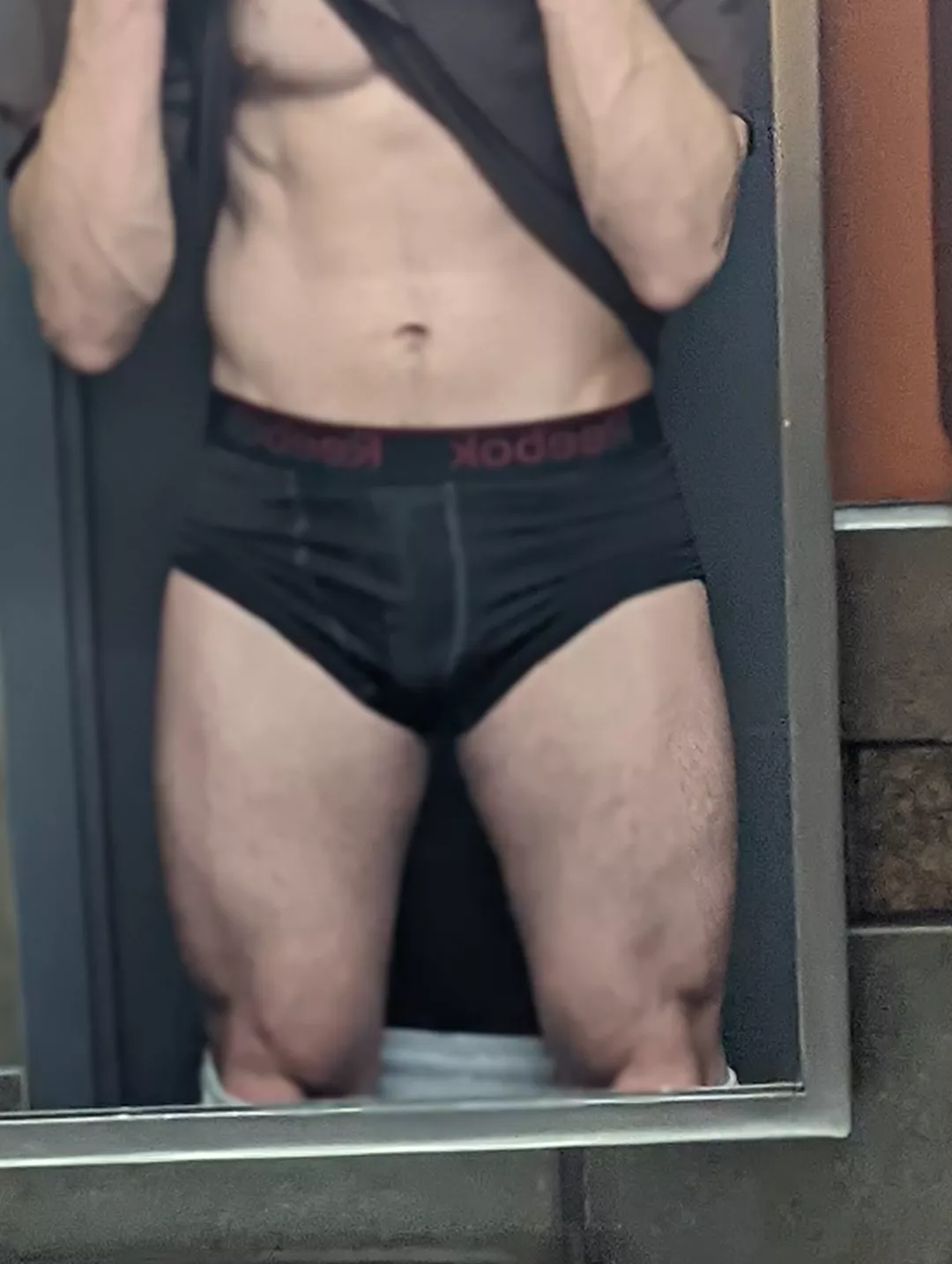 19 hmu  posted by Pleasant_Article9956