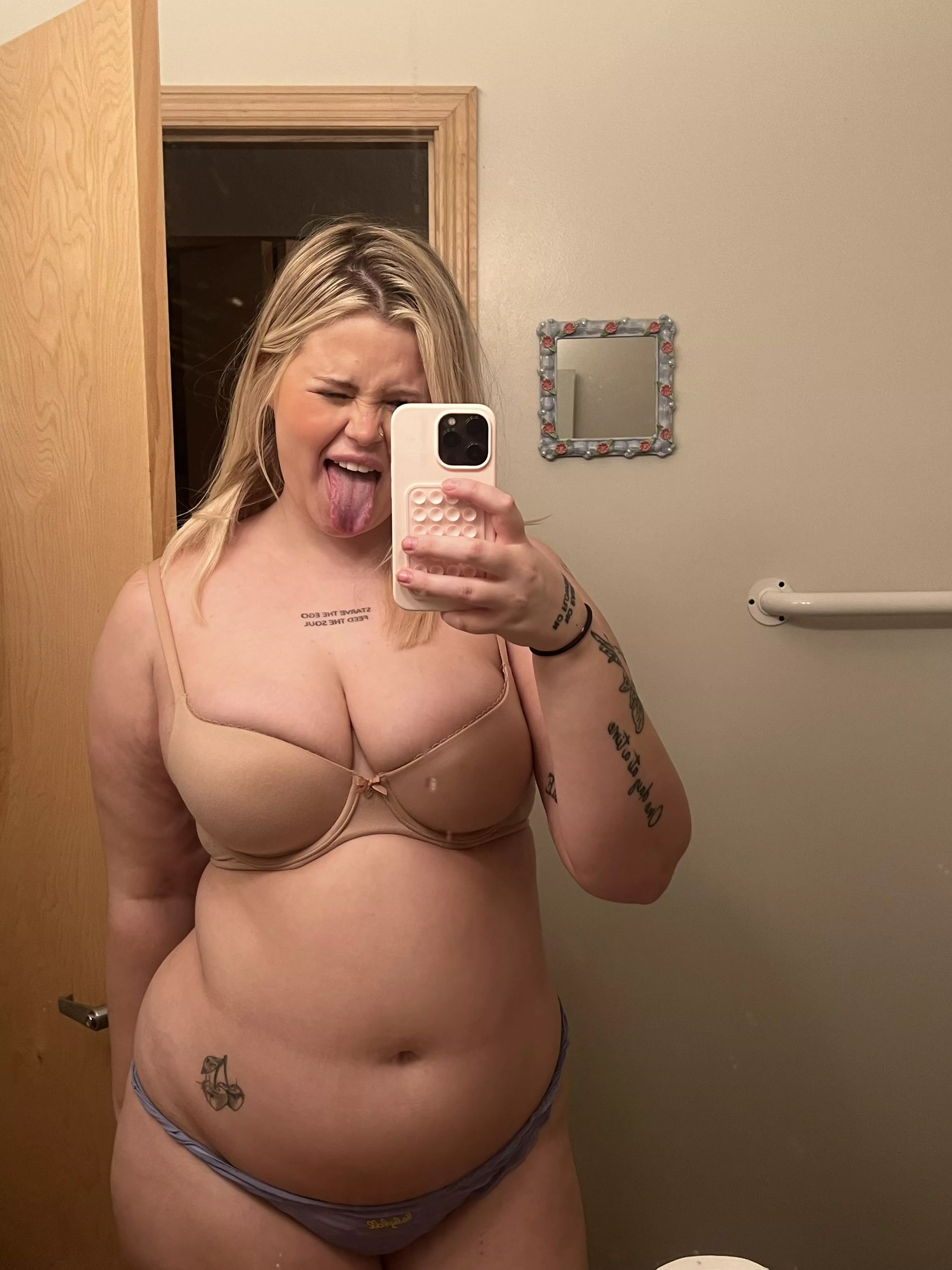 Belly just keeps getting bigger posted by wispy_girlwa