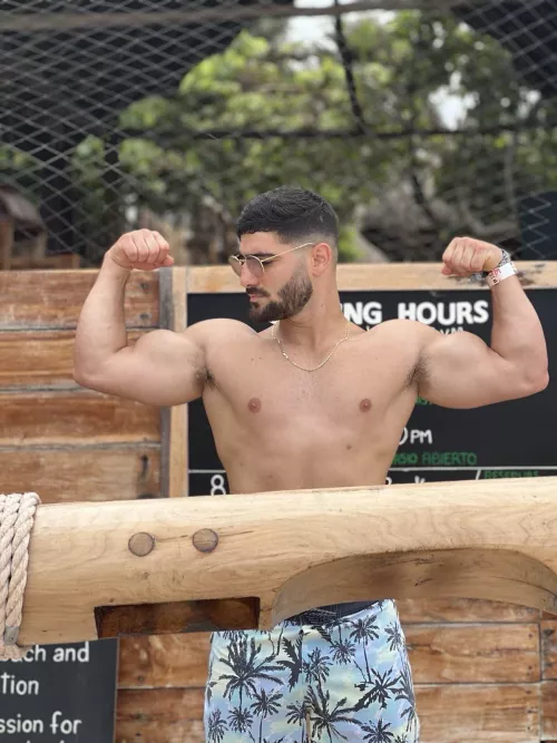 Big biceps . Big pits. Everything Big by thebicepsking