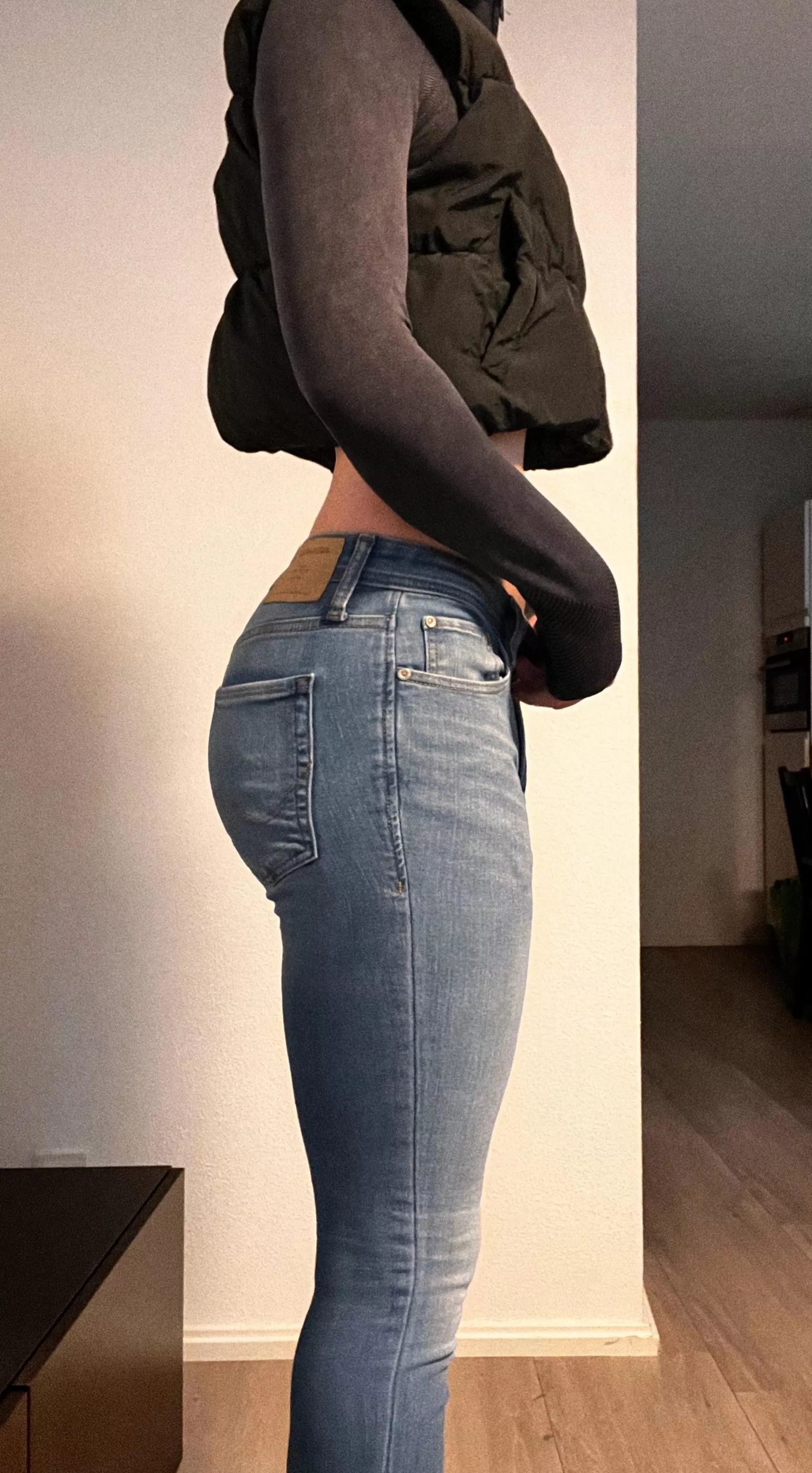 Cropped tops, all day everyday. posted by RadiatingPeach