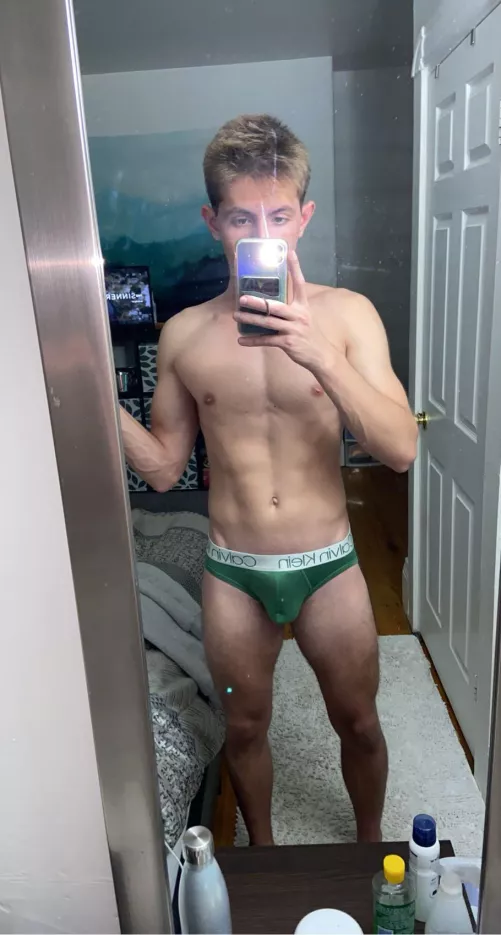 Daily gym time is paying off by Valus_