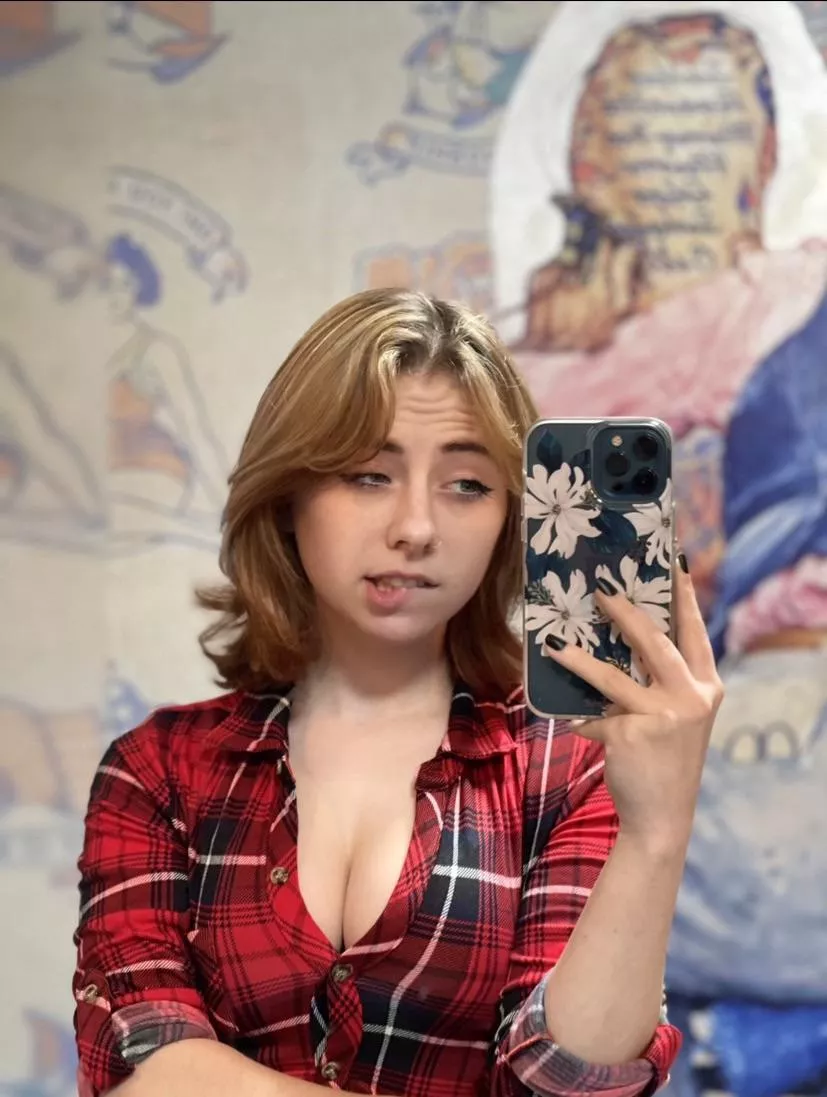 Enjoy the view  posted by Tayraycontent69