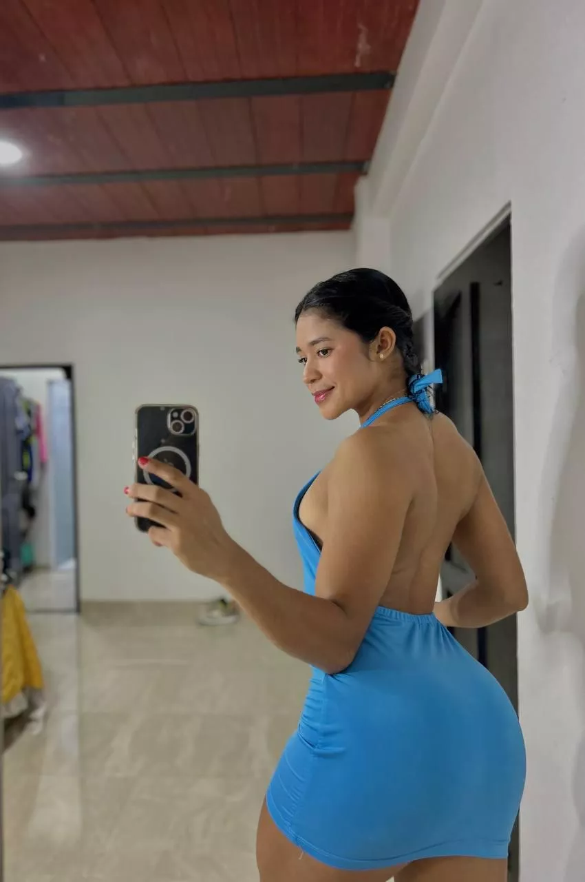 Feeling pretty in light blue posted by maggiemarina