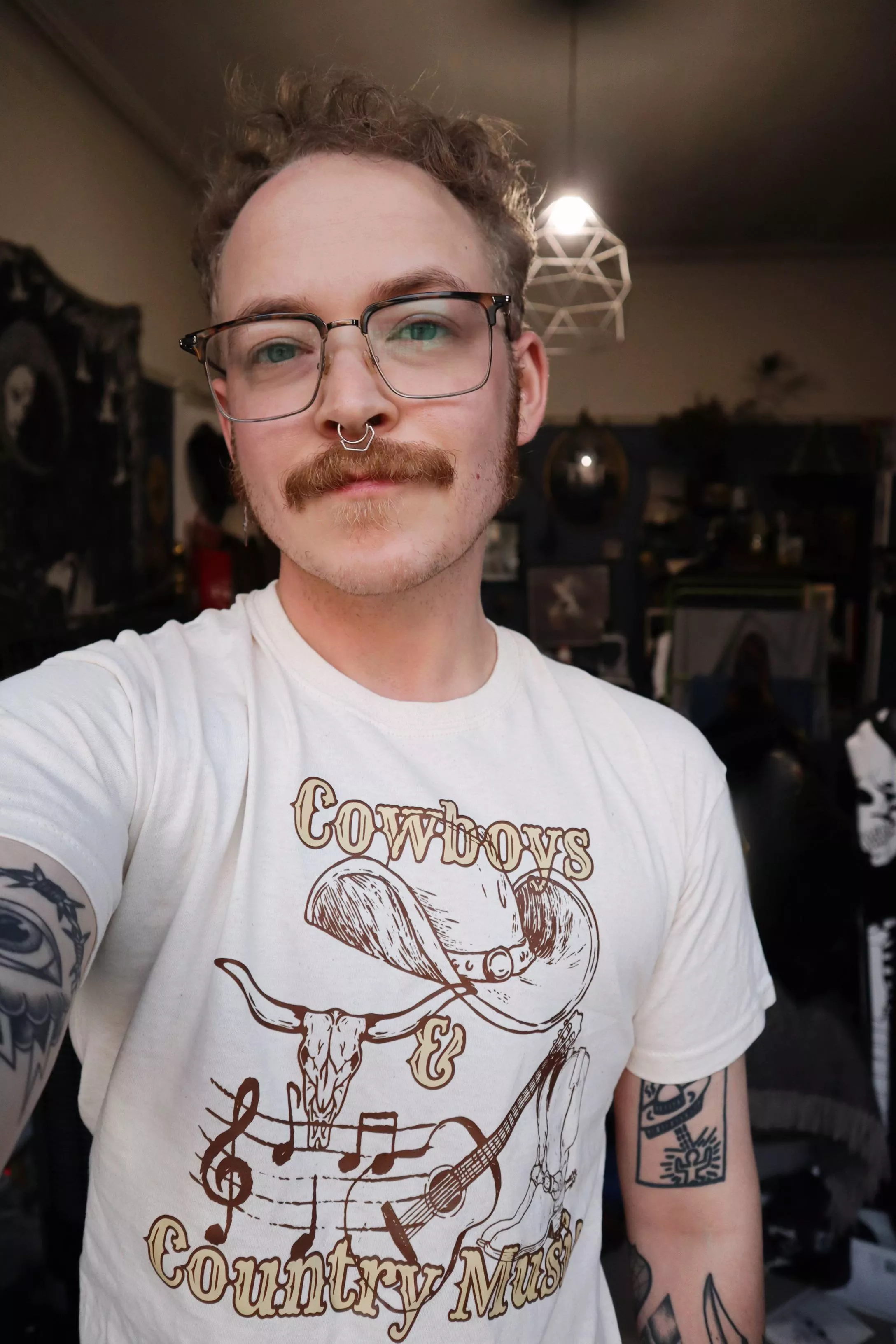 First lazy Sunday in a while. Hope you’re all having a good one  posted by yourwhippingboy