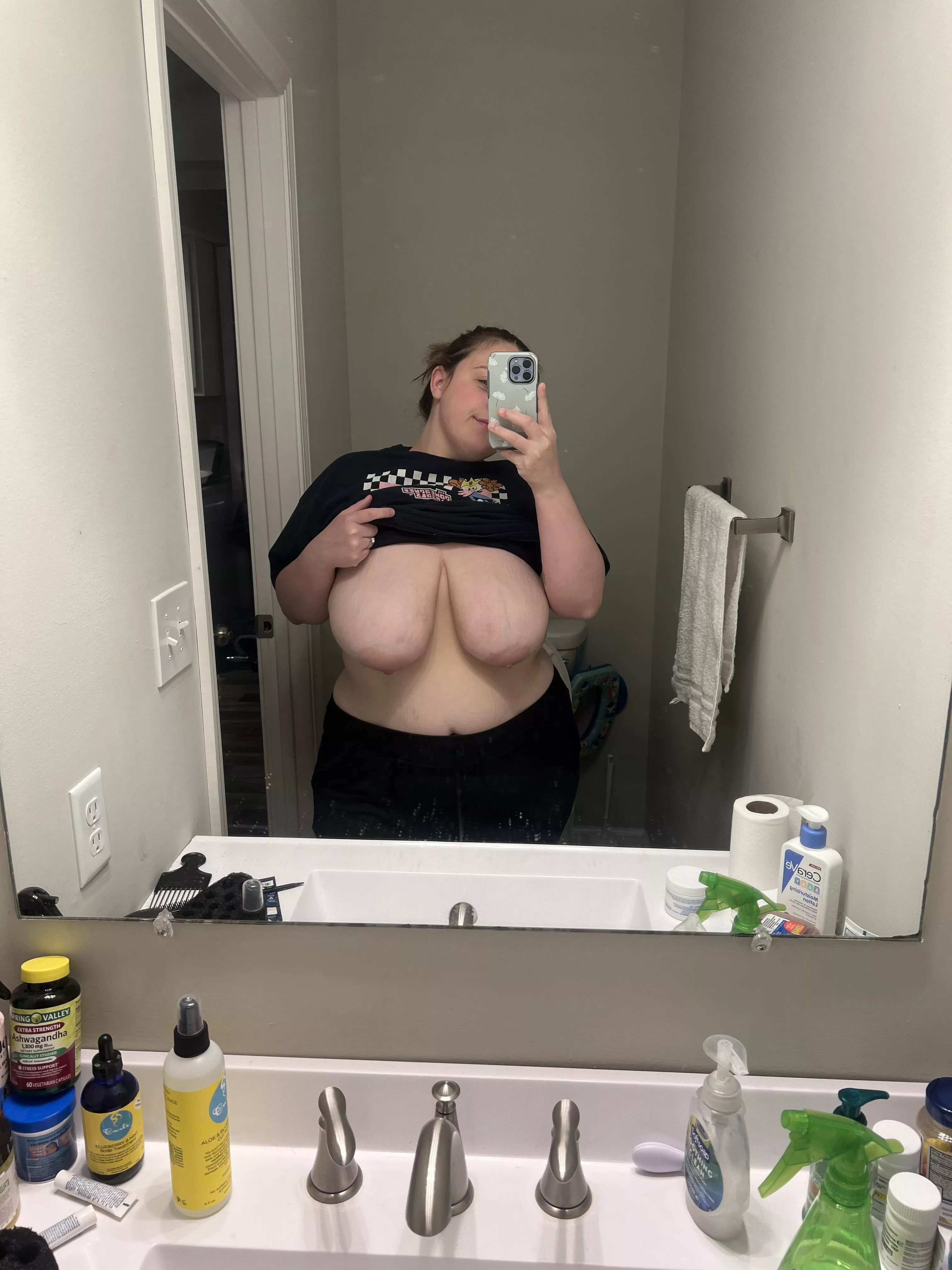 Happy 4/20! After you smoke come grab a handful ☺️. posted by liz7rogers