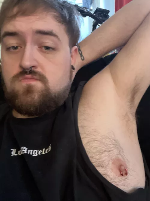 Happy 420, anyone want to huff my pits and smoke? by tametechie