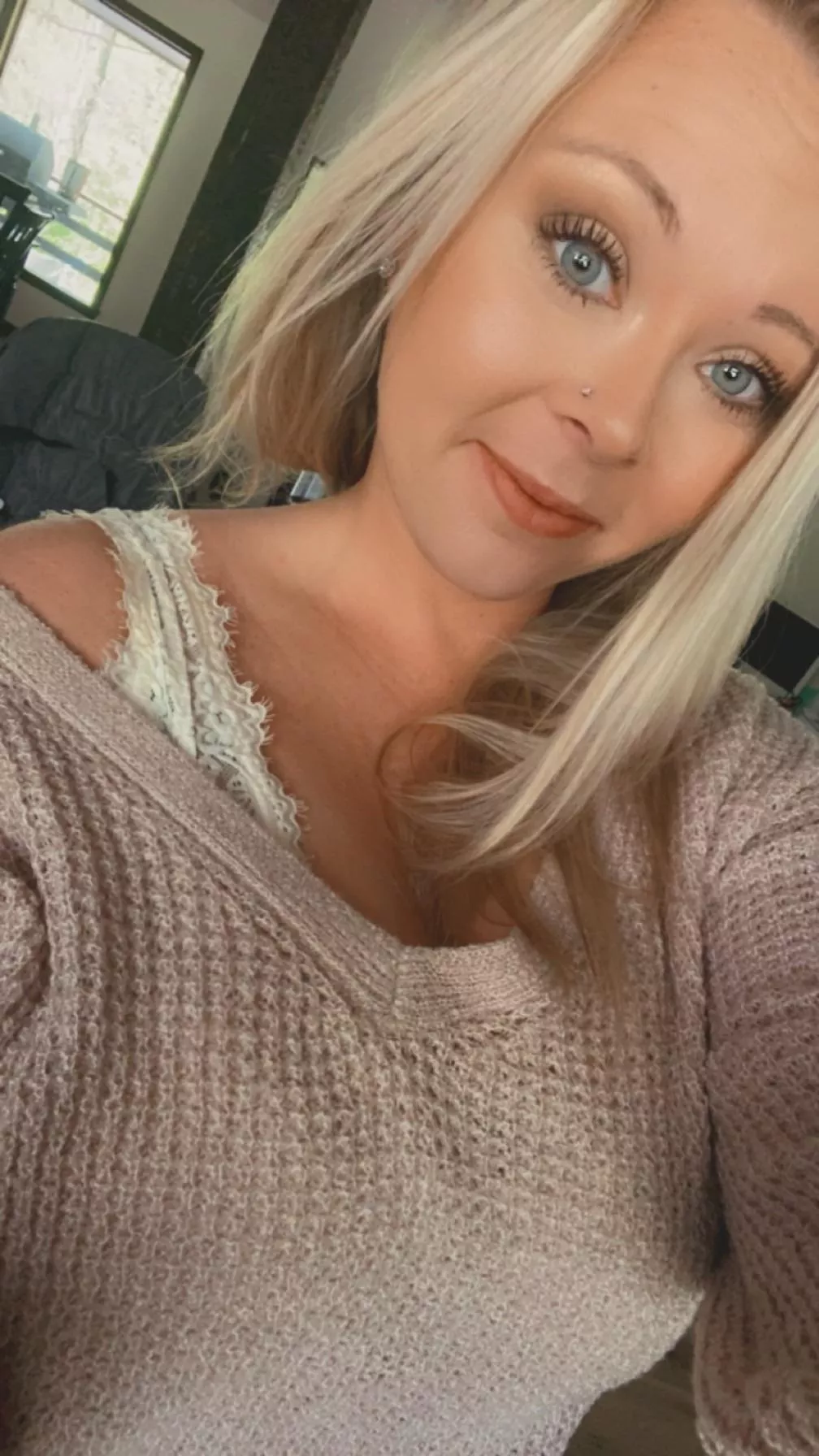 Happy “Share me Saturday” 😉 hubby is sharing me with a friend tonight  posted by dixiedolll