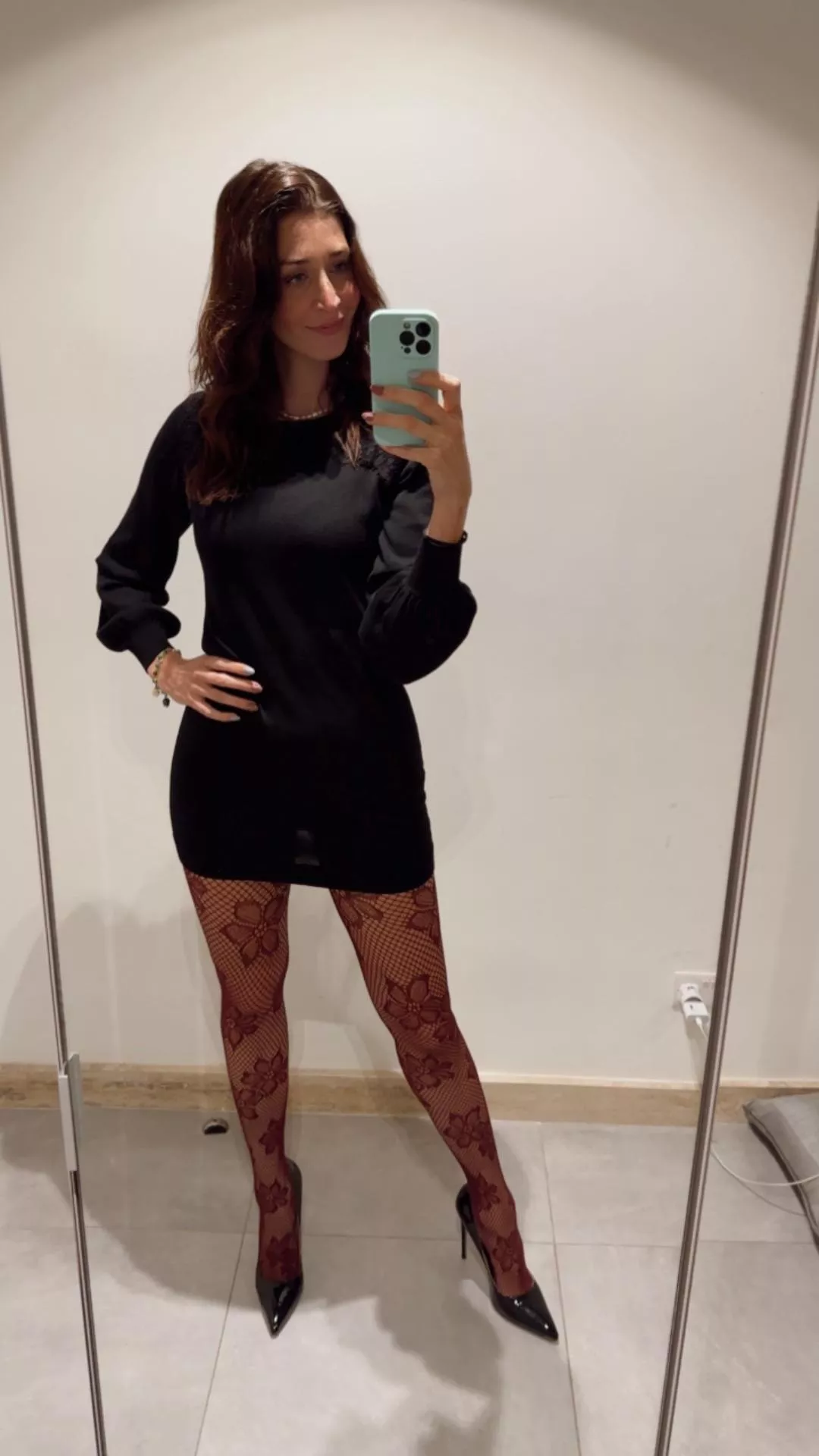 I always gonna wear my tights till someone rip them up... posted by Aura_Milani_Missori