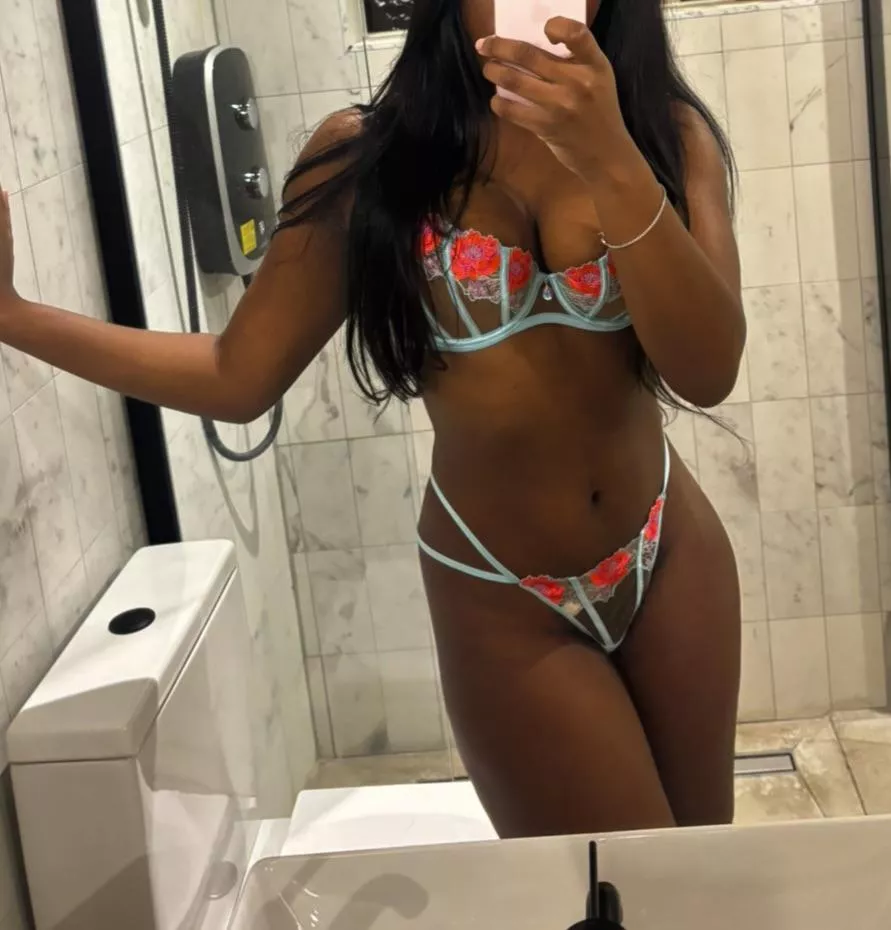 I like guys who can make me laugh out of my underwear- can you? posted by YourAfricanDelight