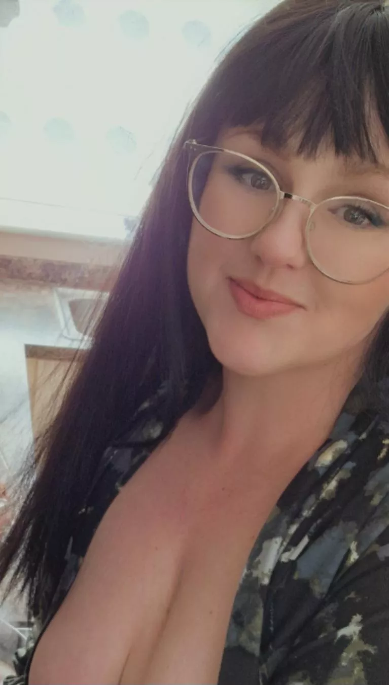 I should really close my dressing gown when cooking bacon 🥓 ouch! posted by MissMollyPlusSize