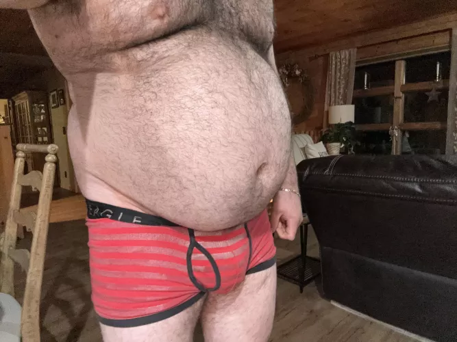 I think my chub compliments my bulge nicely don’t you? by Nearlyruinedpig