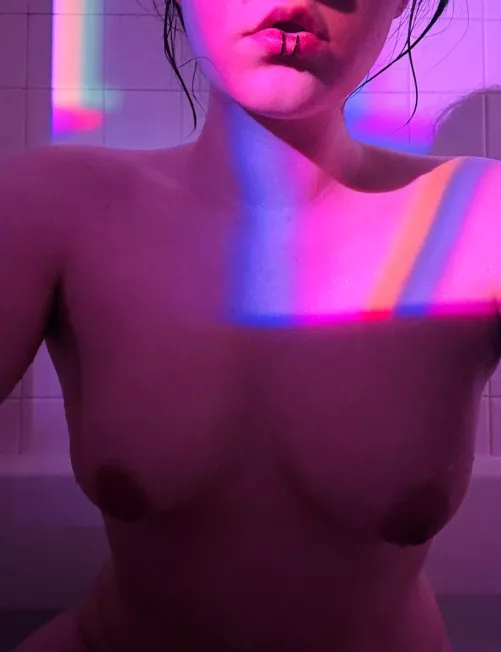 in the bath :) by artsyelly