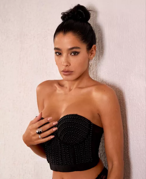 just having fun with my body by ashydeluca